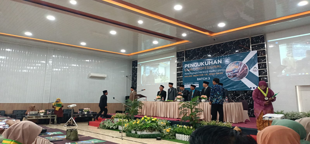 Semarak Pengukuhan, Mahasiswa PPG Ungkapkan Rasa Bangga Pada LPTK IAIN Madura