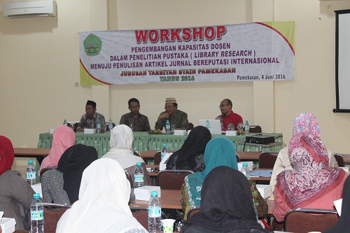 Pengembangan Kapasitas Dosen Dalam Penelitian Pustaka (Library Research) Menuju Penulisan Artikel Jurnal Bereputasi Internasional